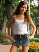 Sexy teen shows all in a short skirt